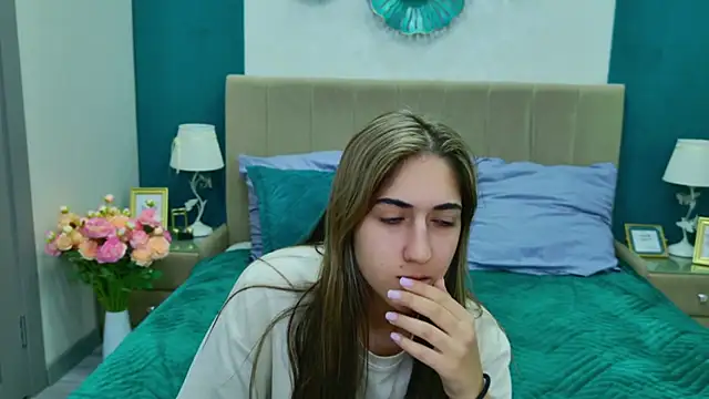 Teresa Stane online show from February 22, 2025, 5:23 am