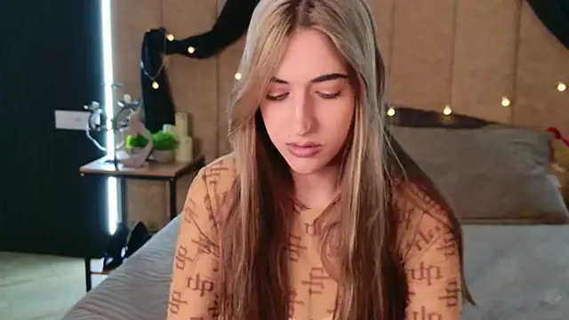 Teresa Stane online show from March 14, 2025, 8:53 am