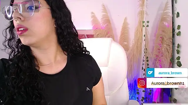 Aurora Brownn online show from September 19, 2025, 4:47 am