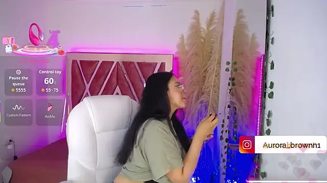 Aurora Brownn online show from October 13, 2025, 4:45 am