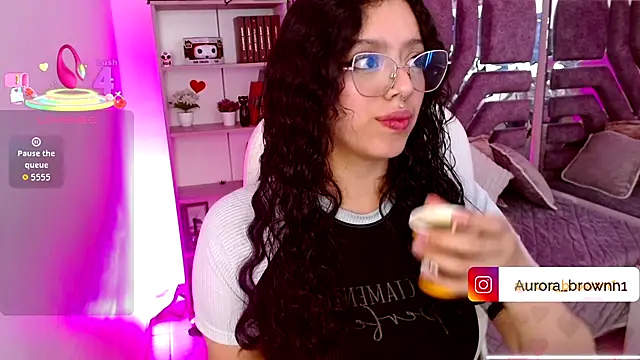 Aurora Brownn online show from November 6, 2025, 4:46 am