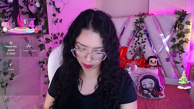 Aurora Brownn online show from December 3, 2025, 4:42 am