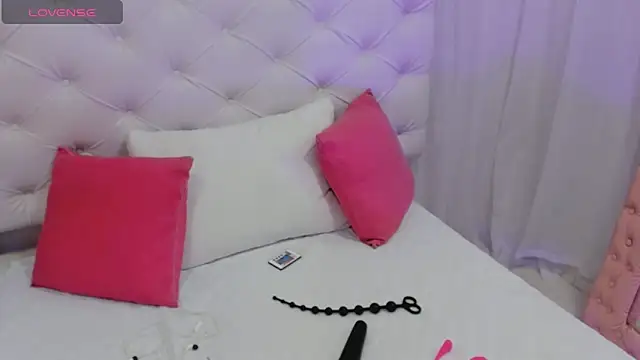 Snapshot of anchela-garcia1 chatting on October 31, 2025, 2:40 pm anchela-garcia1 online show from October 31, 2025, 2:40 pm