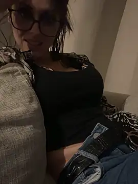 vera jim online show from October 21, 2025, 9:59 pm