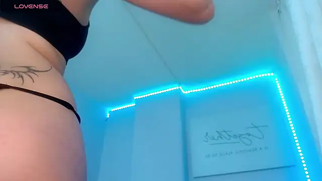 cami fire online show from December 18, 2024, 11:08 pm