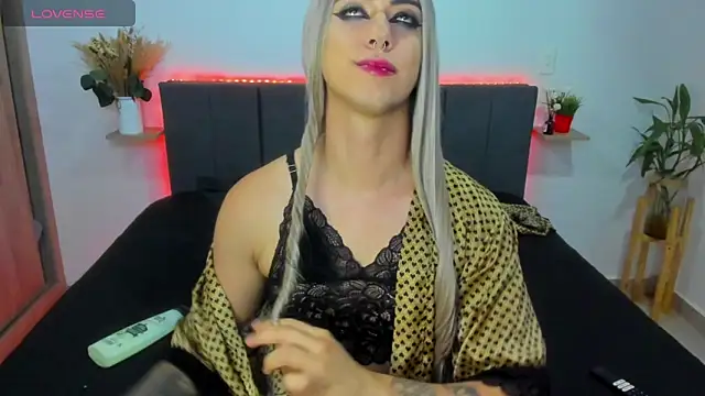 ashley sans2000 online show from November 7, 2025, 2:11 am