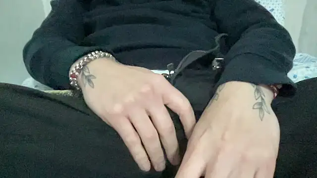 93moro online show from January 16, 2026, 4:11 pm