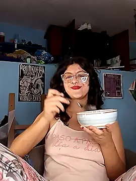 LoveElectra online show from February 1, 2025, 7:02 pm