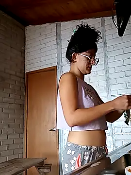 LoveElectra online show from October 12, 2025, 4:28 pm