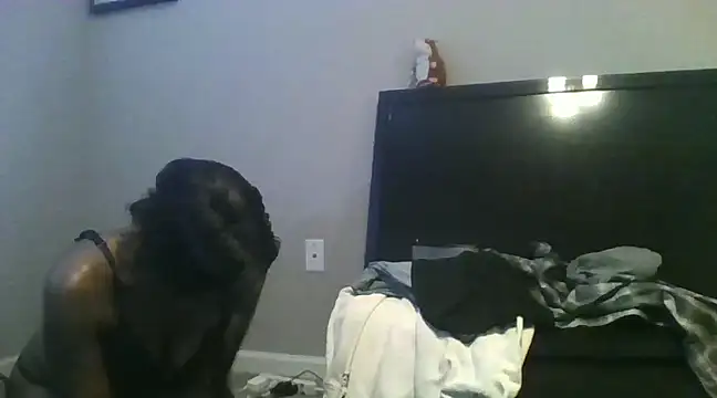 Snapshot of LuckiXCX chatting on January 15, 2025, 5:15 pm LuckiXCX online show from January 15, 2025, 5:15 pm