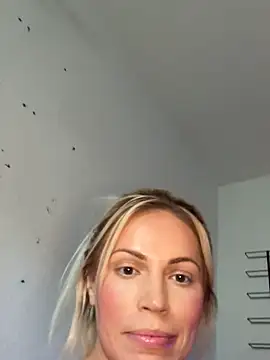 sophiamariexoxo240 online show from April 21, 2026, 7:50 pm