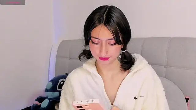 Snapshot of Any_Roussee chatting on January 5, 2025, 11:55 pm Any Roussee online show from January 5, 2025, 11:55 pm