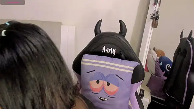 Snapshot of Any_Roussee chatting on March 15, 2025, 4:57 am Any Roussee online show from March 15, 2025, 4:57 am