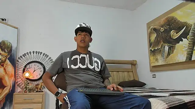 mr stiven  online show from April 16, 2026, 3:29 am