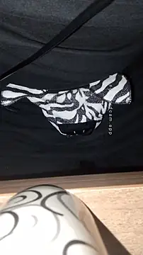 HappyZebra13 online show from January 12, 2025, 1:42 am