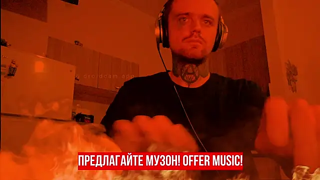 HappyZebra13 online show from February 17, 2025, 6:37 pm