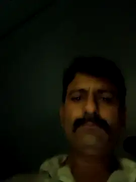 Snapshot of Smarterboytravel chatting on November 18, 2025, 12:42 pm Smarterboytravel online show from November 18, 2025, 12:42 pm