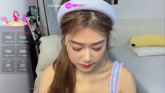 Bella-LL online show from April 14, 2026, 5:41 pm