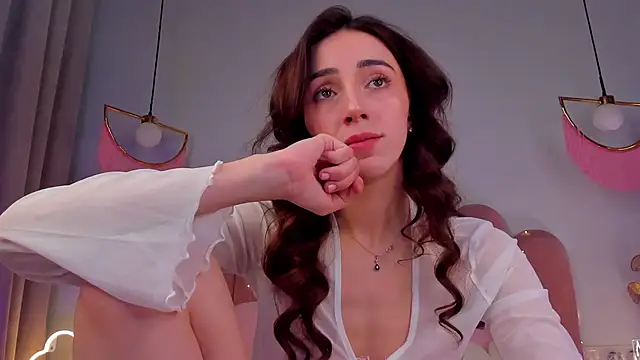 Snapshot of ElsaYoung chatting on February 2, 2025, 11:42 pm ElsaYoung online show from February 2, 2025, 11:42 pm
