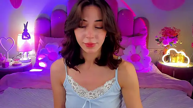 ElsaYoung online show from November 20, 2025, 7:46 pm