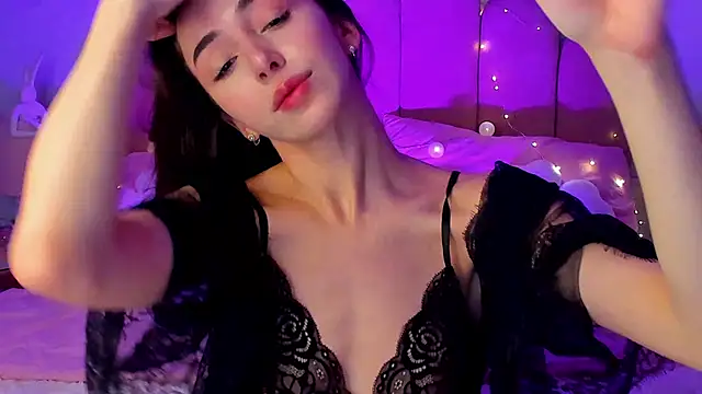 ElsaYoung online show from December 15, 2025, 8:24 pm