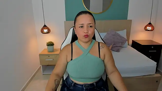 linda rios  online show from January 28, 2025, 7:00 pm