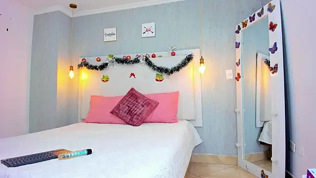 Milaspetite online show from December 20, 2024, 8:45 pm