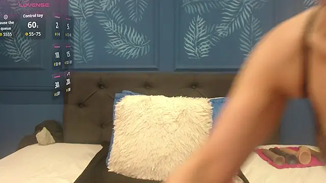 sasi luna online show from October 9, 2025, 1:42 pm