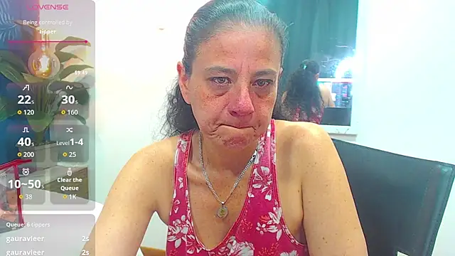 sasi luna online show from October 12, 2025, 2:21 am