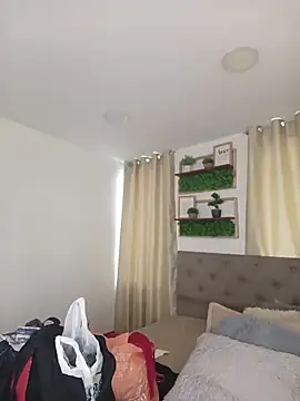 sasi luna online show from February 4, 2026, 2:01 pm