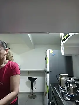 sasi luna online show from February 24, 2026, 2:04 pm