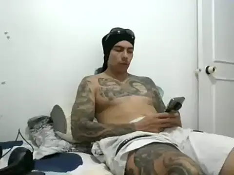 cris21324 online show from January 28, 2025, 3:25 am