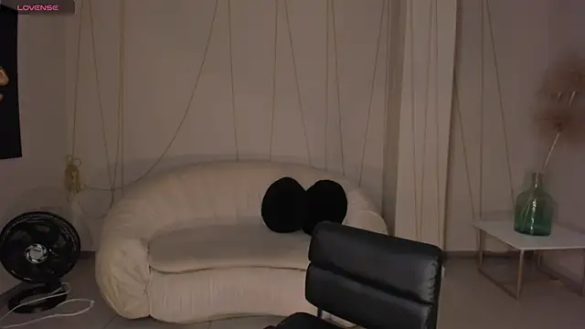 Snapshot of MiaFarrell_ chatting on February 11, 2025, 6:44 pm MiaFarrell  online show from February 11, 2025, 6:44 pm