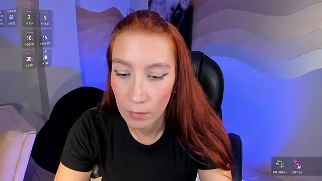 MiaFarrell  online show from October 31, 2025, 7:15 pm