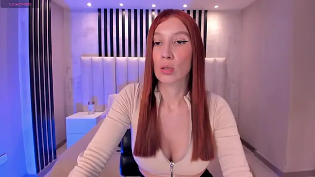 MiaFarrell  online show from January 8, 2026, 7:05 pm