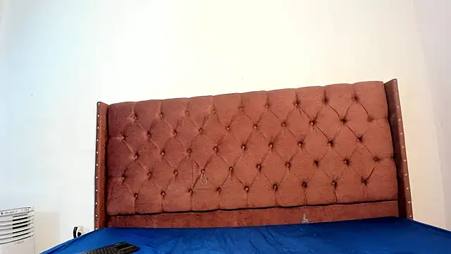 lau hotfox online show from November 27, 2025, 12:56 am