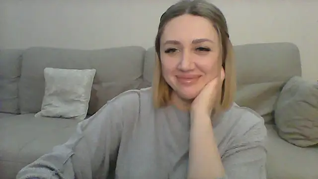 VickyLove047 online show from January 4, 2025, 8:05 pm