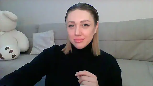 VickyLove047 online show from February 19, 2025, 8:10 pm