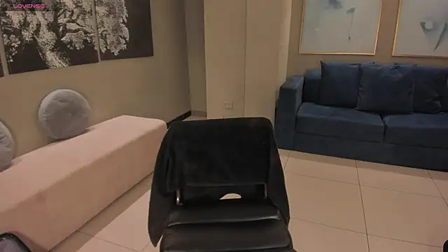 FernandaX1 online show from September 18, 2025, 11:23 am