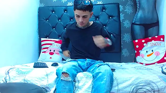 exotic hot couple online show from December 24, 2024, 1:49 am