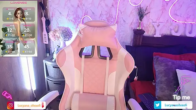 LucyanaSilva online show from November 6, 2025, 4:19 pm