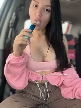 JulliaVegas online show from September 18, 2025, 1:40 am