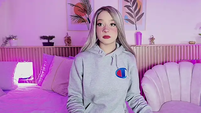 Snapshot of EmmaJhonnsson chatting on February 8, 2025, 8:32 pm EmmaJhonnsson online show from February 8, 2025, 8:32 pm