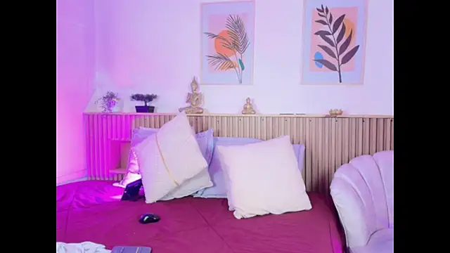 Snapshot of EmmaJhonnsson chatting on March 8, 2025, 8:46 pm EmmaJhonnsson online show from March 8, 2025, 8:46 pm