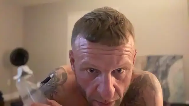 heavyhitta83 online show from January 9, 2025, 6:17 am