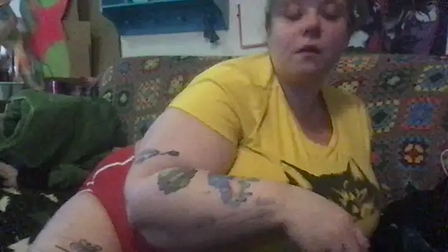 SleazeLouize online show from April 29, 2026, 8:37 pm