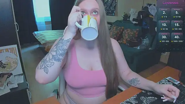 Alice Dreamgirl  online show from June 7, 2026, 10:19 am