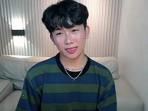 Snapshot of dangerzone0122 chatting on November 24, 2025, 4:29 pm dangerzone0122 online show from November 24, 2025, 4:29 pm