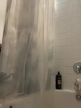 kiaxkiaa online show from February 16, 2026, 5:14 am