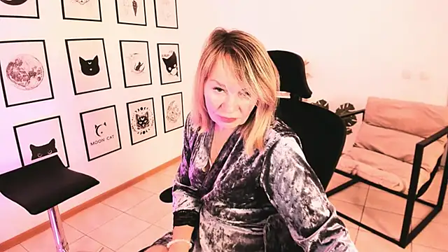 RosalindaFortuna online show from December 24, 2024, 10:55 am